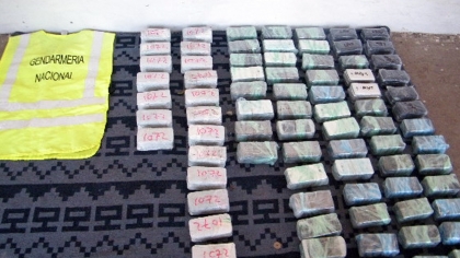 DE ÓMNIBUS CHAQUEÑO, GENDARMERÍA INCAUTÓ 400 TELÉFONOS CELULARES DE CONTRABANDO VALUADOS EN UN MILLÓN DE PESOS Y DETUVO A DOS PERSONAS