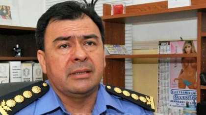 PARA "ENGORDAR LA VISTA": SORPRENDE ALMANAQUE EN EL DESPACHO DEL JEFE DE POLICÍA DEL CHACO